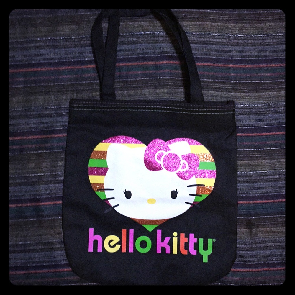 Hello Kitty Tote Bag has never been used.